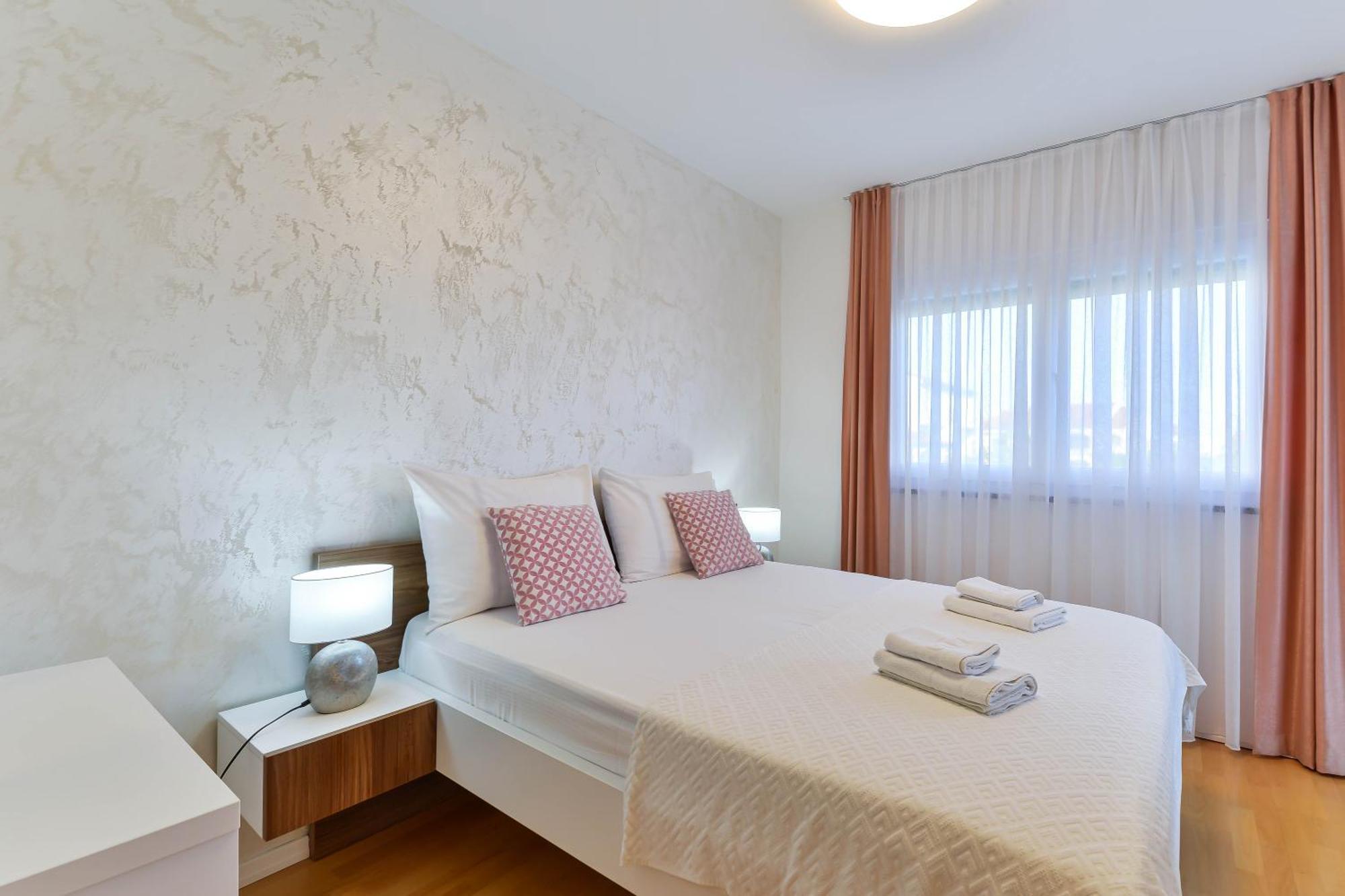 פריבלאקה Apartments Laura 1 מראה חיצוני תמונה