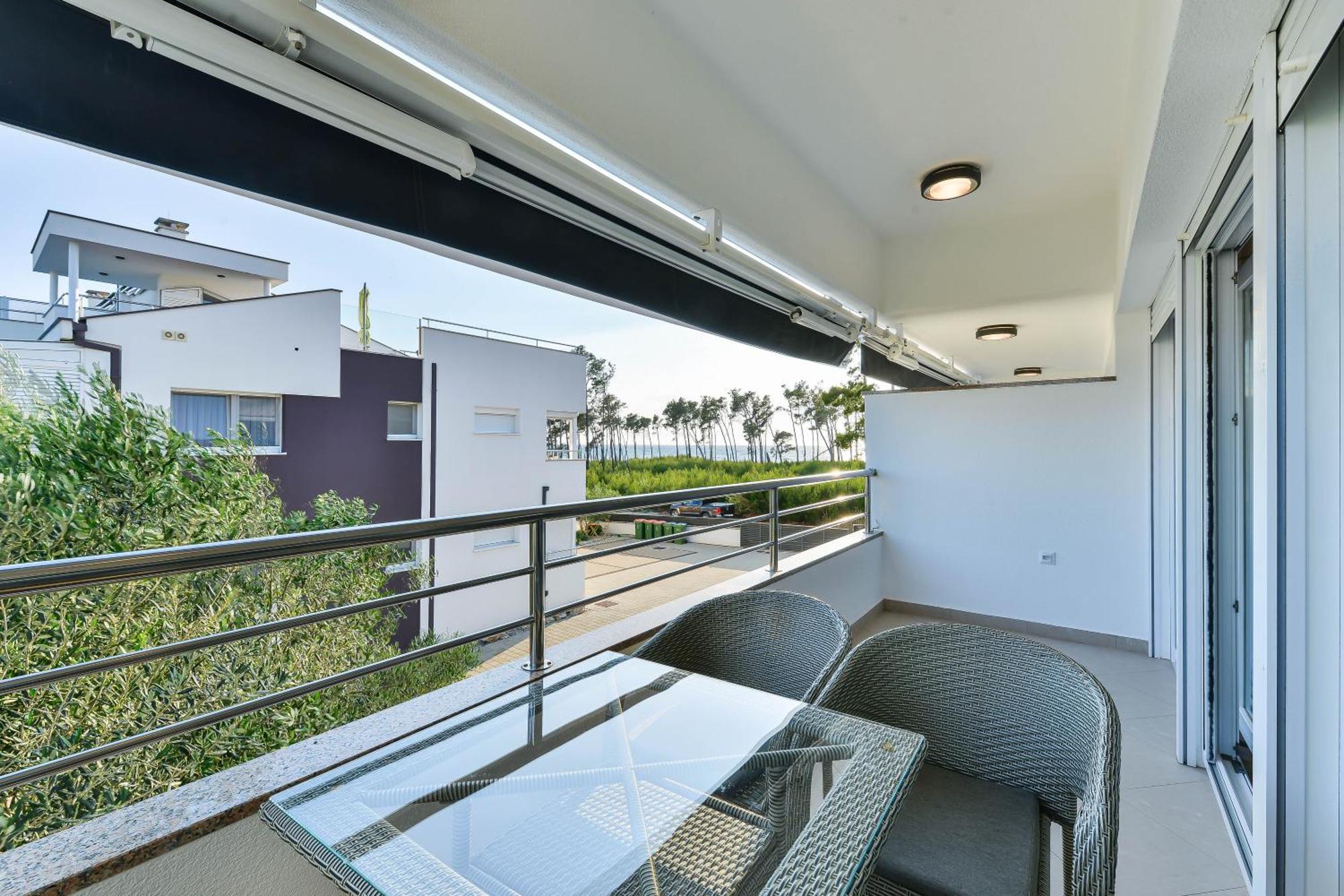 פריבלאקה Apartments Laura 1 מראה חיצוני תמונה