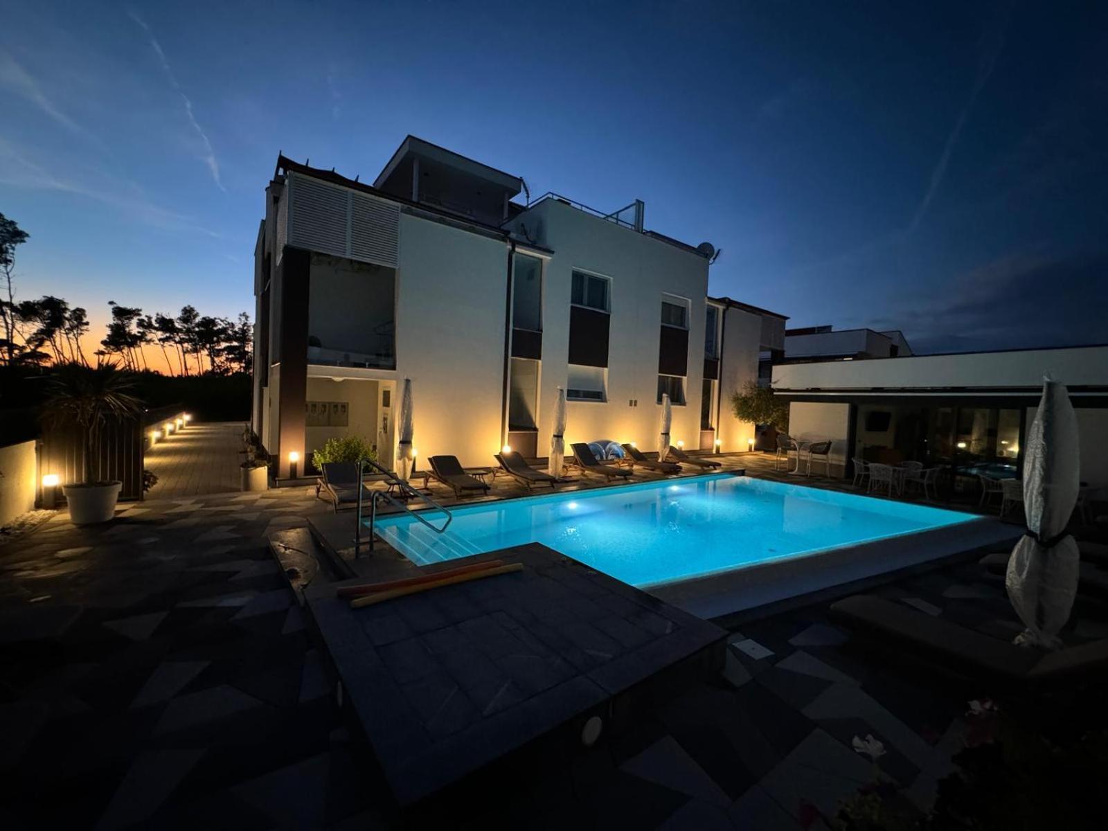 פריבלאקה Apartments Laura 1 מראה חיצוני תמונה