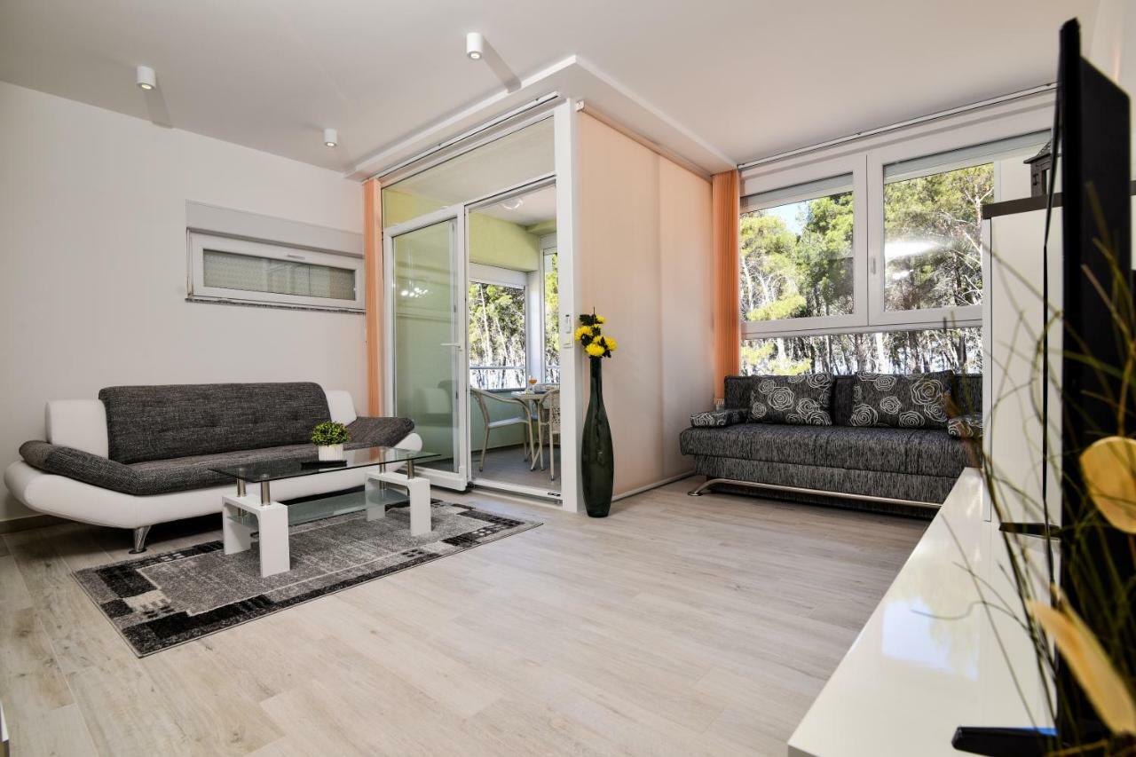 פריבלאקה Apartments Laura 1 מראה חיצוני תמונה